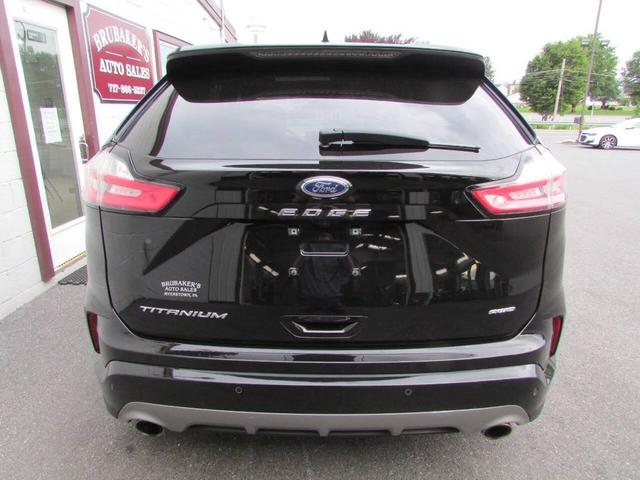 Photo of 2022 Black Ford Edge