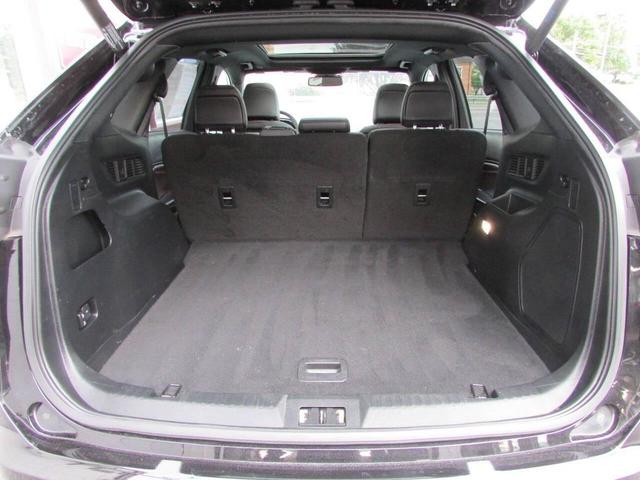 Photo of 2022 Black Ford Edge