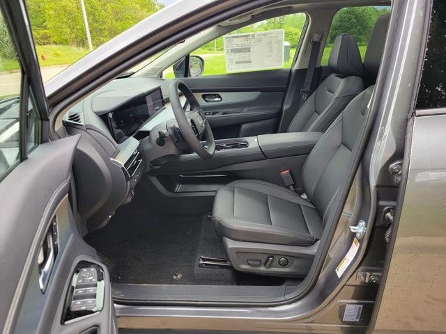 Photo of 2025 Gun Metallic Nissan Murano