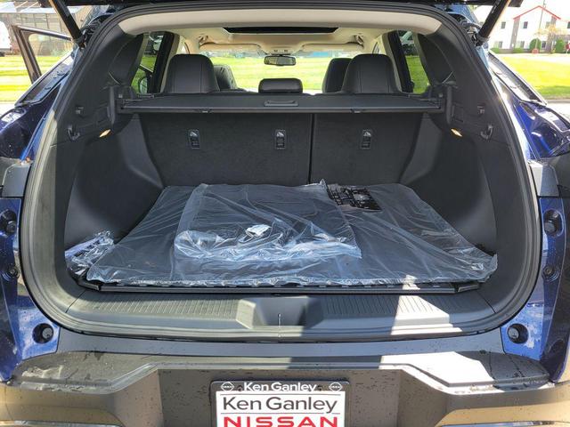 Photo of 2025 Deep Ocean Blue Pearl/Super Black Nissan Murano