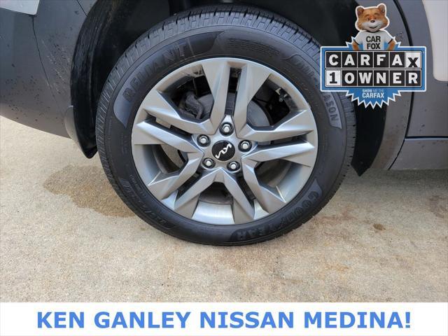 Photo of 2022 Steel Gray Kia Seltos
