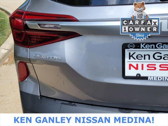 Photo of 2022 Steel Gray Kia Seltos