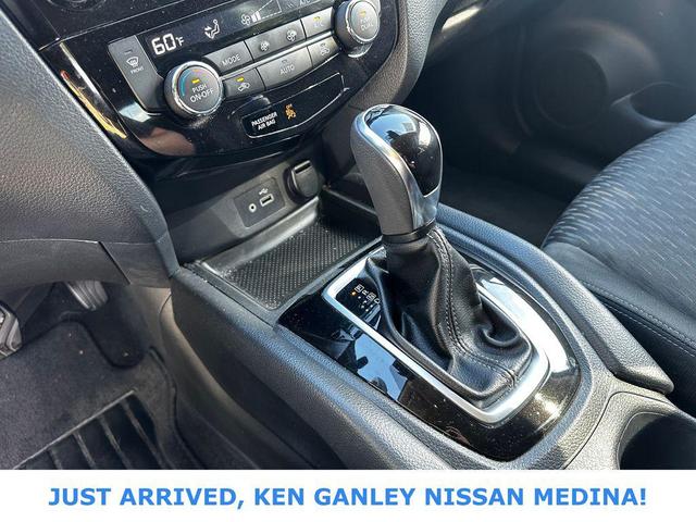 Photo of 2019 Gun Metallic Nissan Rogue