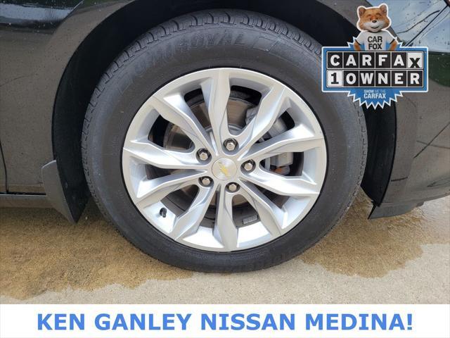 Photo of 2019 Mosaic Black Metallic Chevrolet Malibu