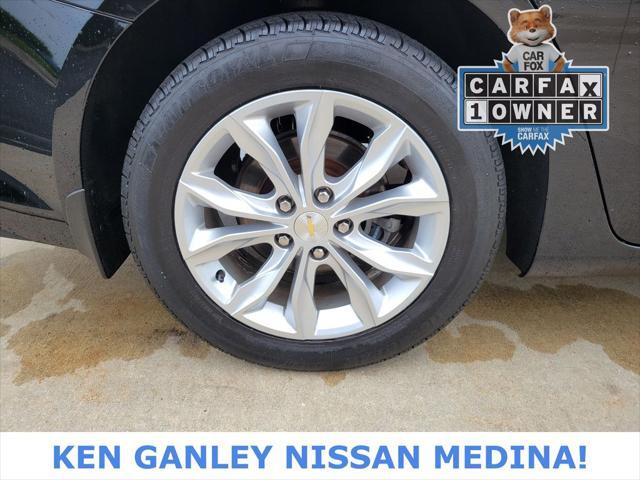 Photo of 2019 Mosaic Black Metallic Chevrolet Malibu