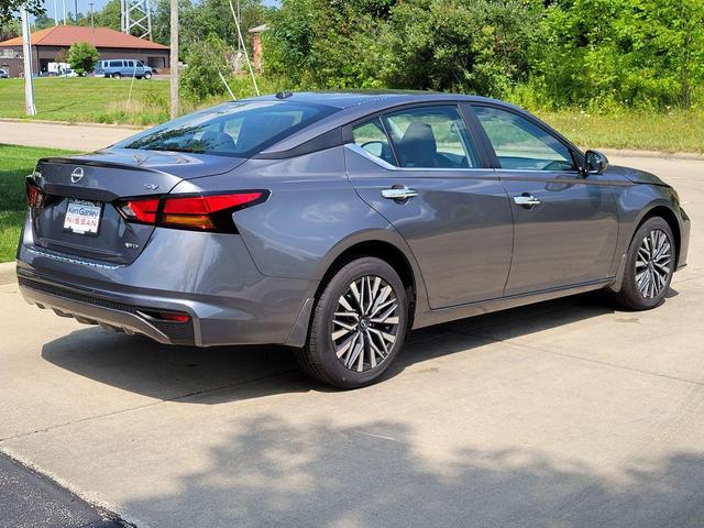 Photo of 2025 Gun Metallic Nissan Altima