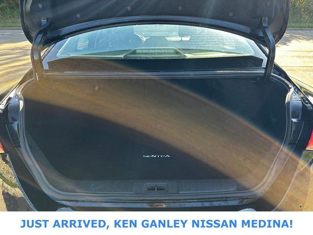 Photo of 2024 Super Black Nissan Sentra