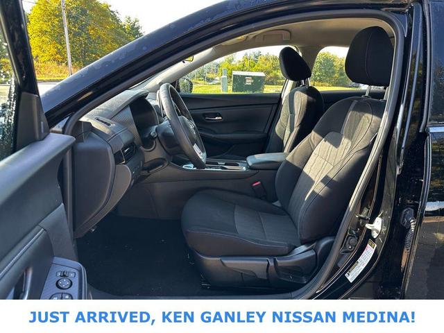 Photo of 2024 Super Black Nissan Sentra