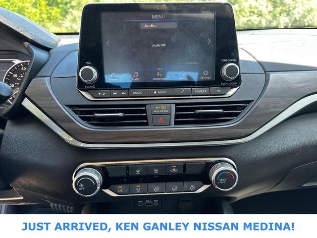 Photo of 2024 Brilliant Silver Metallic Nissan Altima