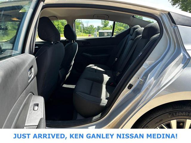 Photo of 2024 Brilliant Silver Metallic Nissan Altima