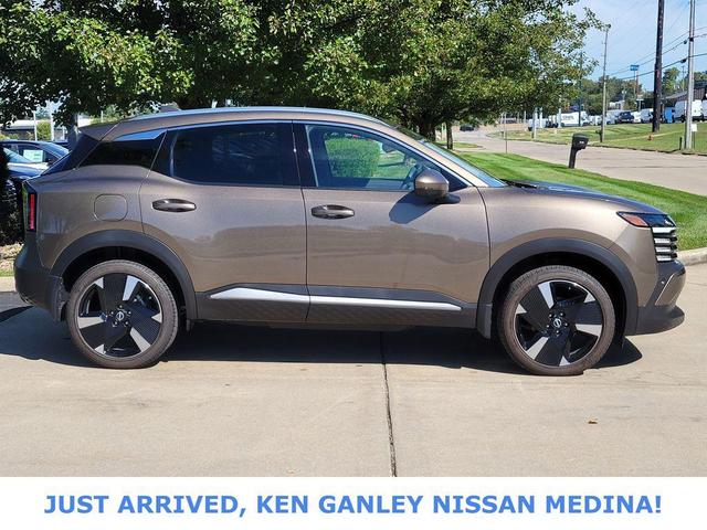 Photo of 2025 Canyon Bronze Metallic Nissan Kicks