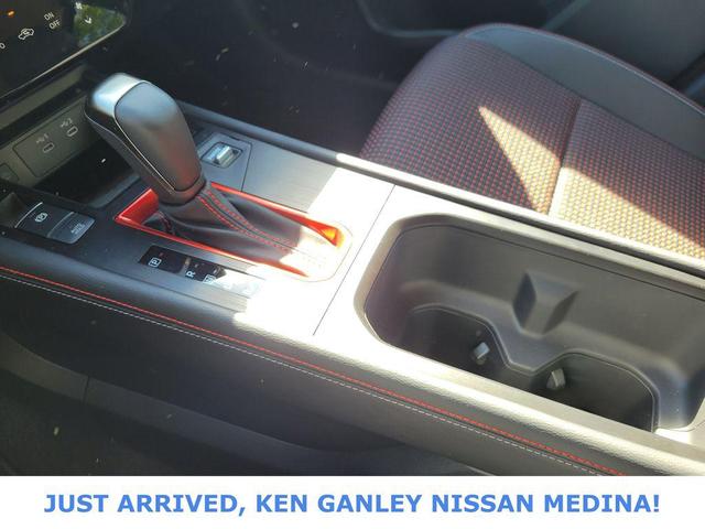 Photo of 2025 Canyon Bronze Metallic Nissan Kicks