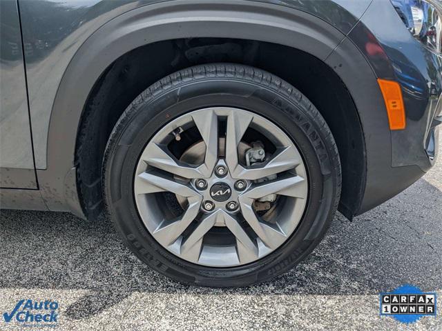 Photo of 2023 Gravity Gray Kia Seltos
