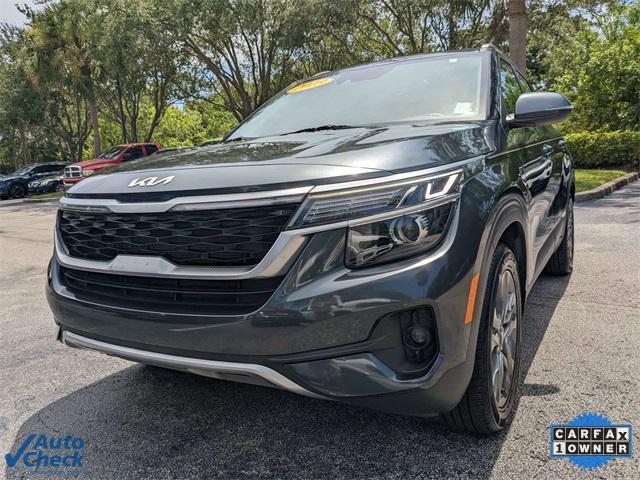 Photo of 2023 Gravity Gray Kia Seltos