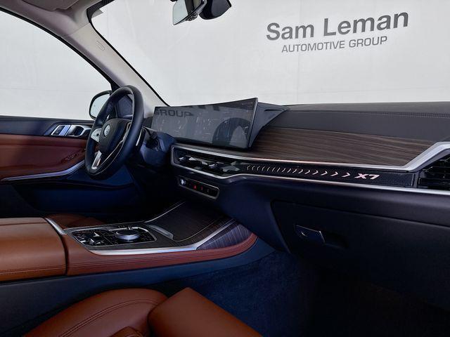 Photo of 2023 Sparkling Copper Metallic BMW X7
