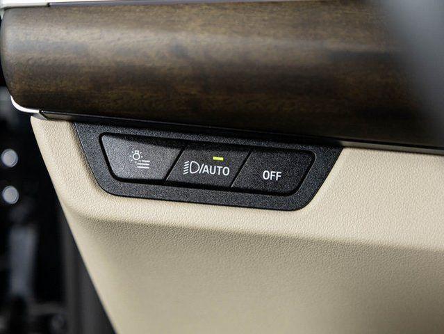 Photo of 2024 Black Sapphire Metallic BMW X1