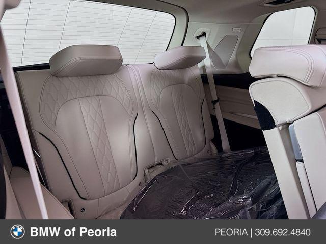 Photo of 2025 Mineral White Metallic BMW X7