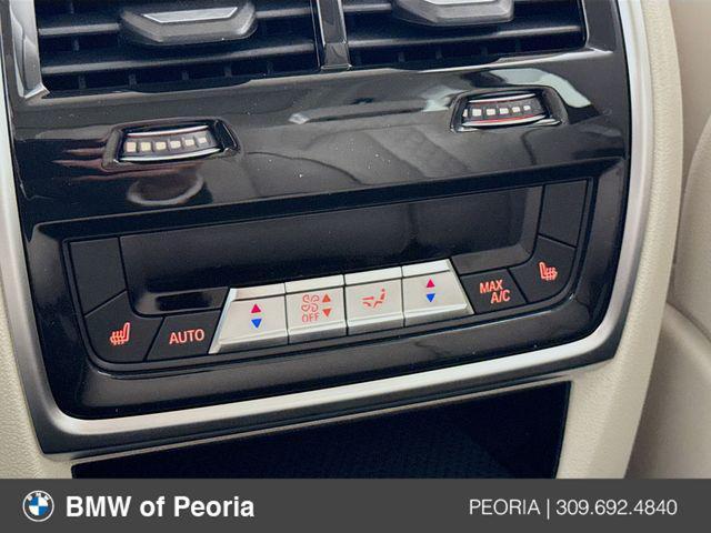 Photo of 2025 Mineral White Metallic BMW X7