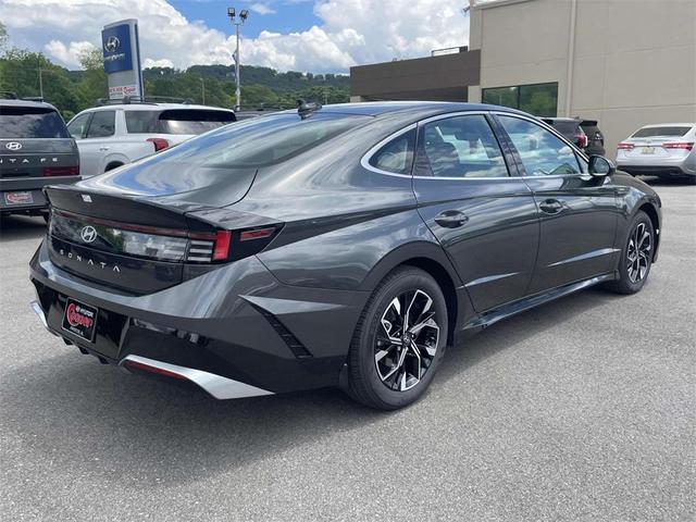 Photo of 2025 Portofino Gray Hyundai SONATA