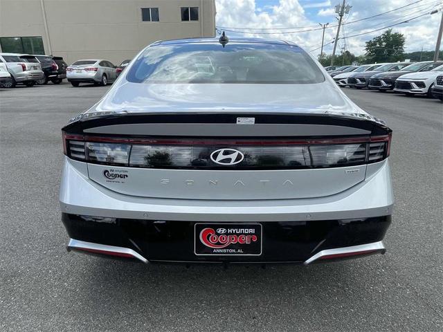 Photo of 2025 Aero Silver Hyundai SONATA Hybrid