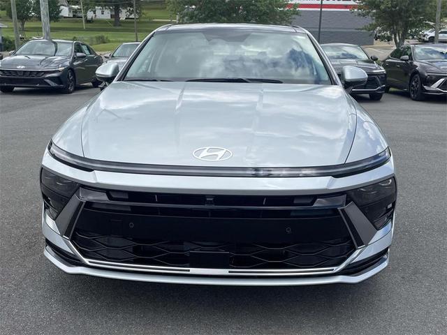 Photo of 2025 Aero Silver Hyundai SONATA Hybrid