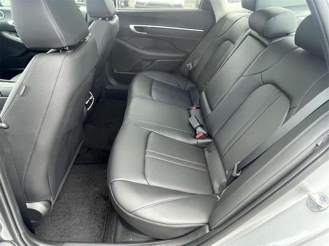 Photo of 2025 Aero Silver Hyundai SONATA Hybrid