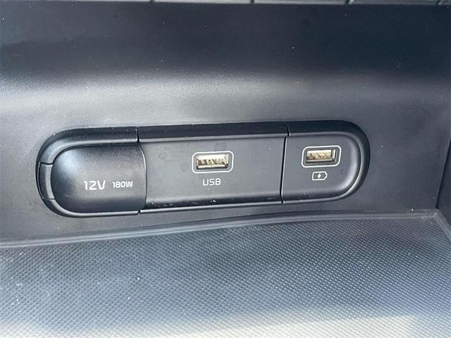 Photo of 2024 Glacial White Pearl Kia K5