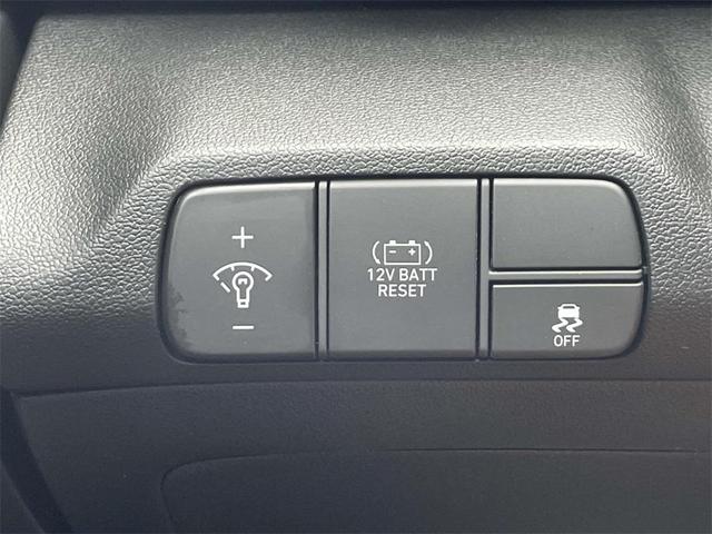 Photo of 2025 Abyss Black Hyundai ELANTRA