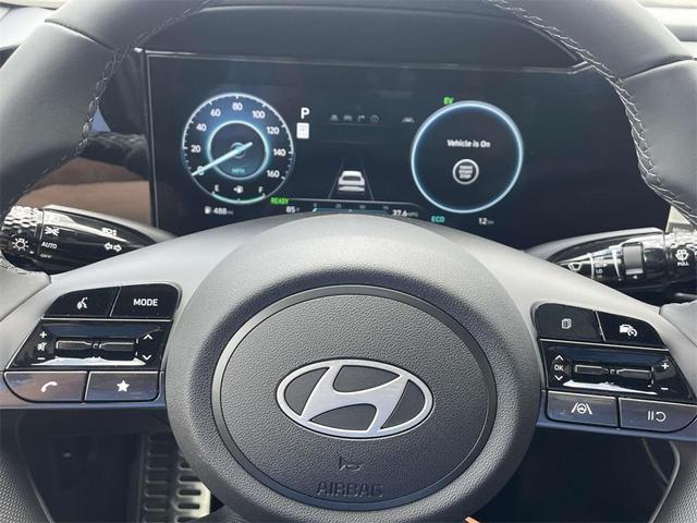 Photo of 2025 Abyss Black Hyundai ELANTRA