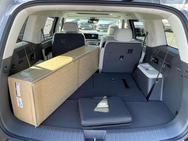 Photo of 2025 Shimmering Silver Hyundai SANTA FE