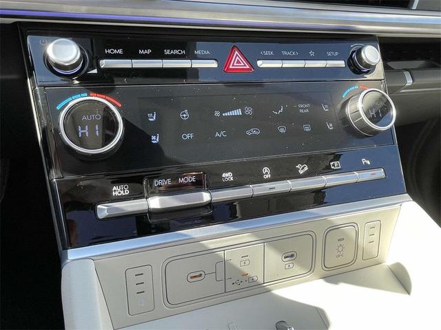 Photo of 2025 Shimmering Silver Hyundai SANTA FE