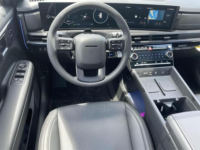 Photo of 2025 Shimmering Silver Hyundai SANTA FE HEV