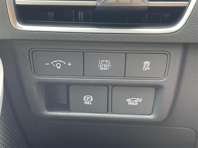 Photo of 2025 Aero Silver Hyundai SONATA Hybrid