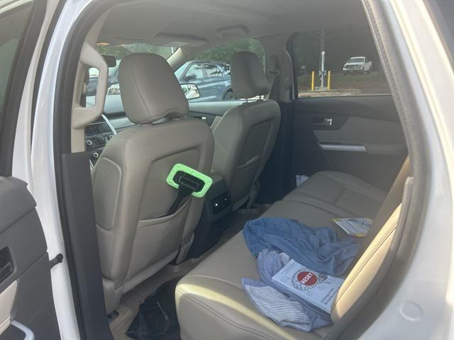 Photo of 2012 WHITE PLATINUM MET TRI-COAT Ford Edge