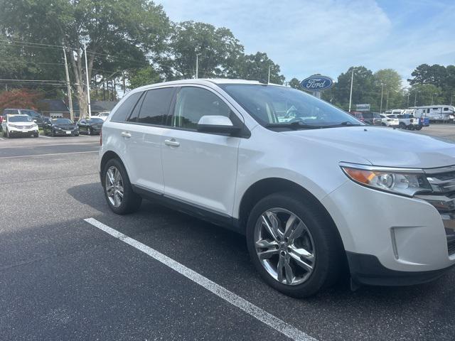 Photo of 2012 WHITE PLATINUM MET TRI-COAT Ford Edge