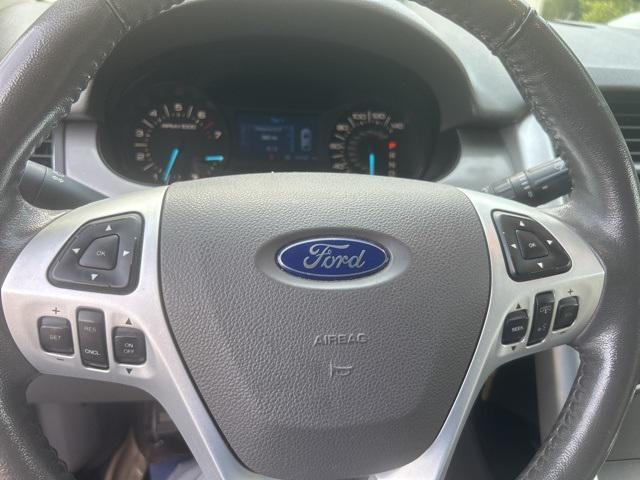 Photo of 2012 WHITE PLATINUM MET TRI-COAT Ford Edge