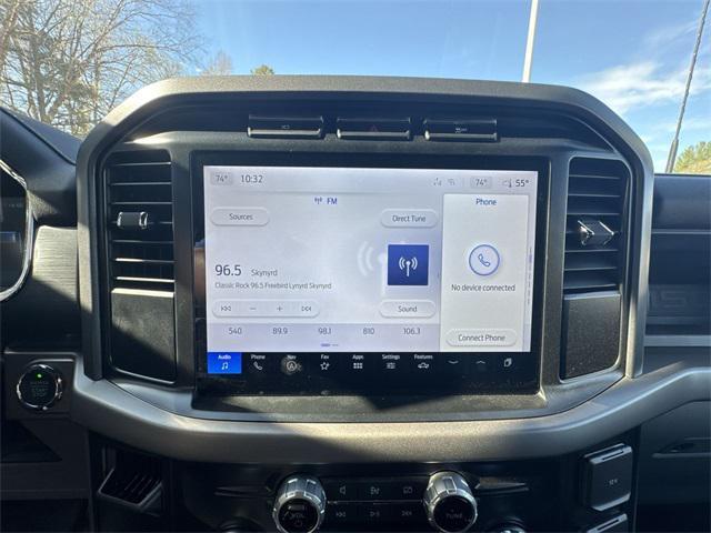 Photo of 2024 Oxford White Ford F-150 Lightning