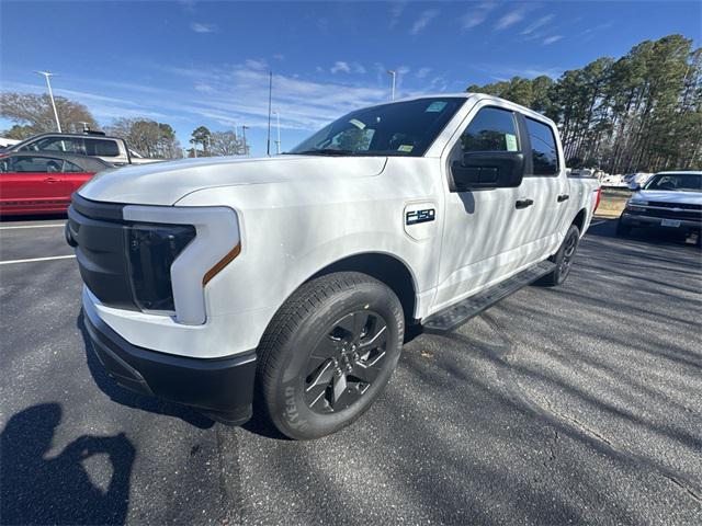 Photo of 2024 Oxford White Ford F-150 Lightning