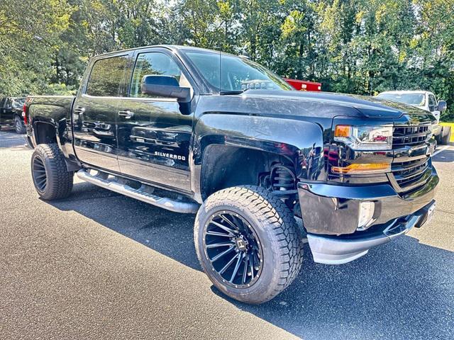 Photo of 2018 Black Chevrolet Silverado 1500
