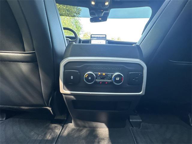 Photo of 2024 Star White Metallic Tri-Coat Ford Expedition Max