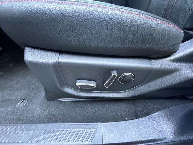 Photo of 2024 Star White Metallic Tri-Coat Ford Expedition Max