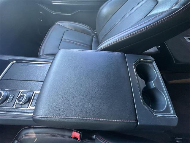 Photo of 2024 Star White Metallic Tri-Coat Ford Expedition Max