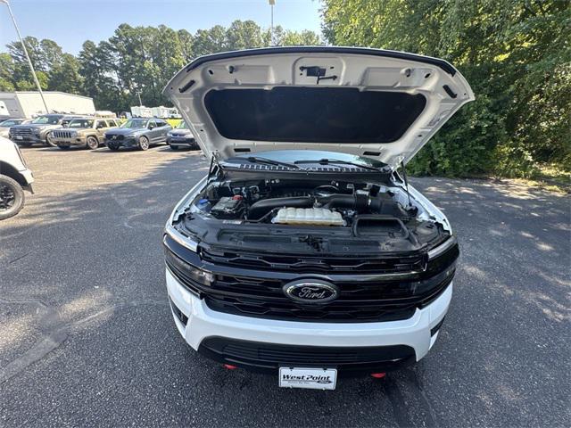 Photo of 2024 Star White Metallic Tri-Coat Ford Expedition Max