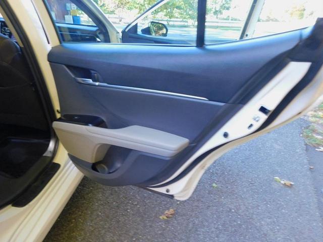 Photo of 2019 White Toyota Camry