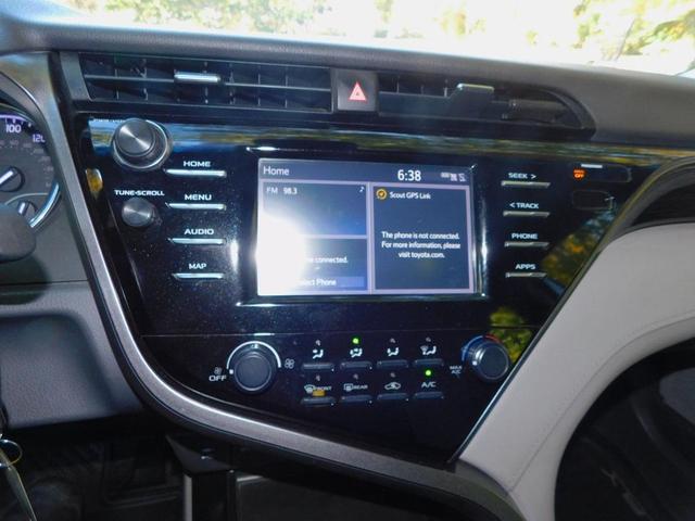 Photo of 2019 White Toyota Camry