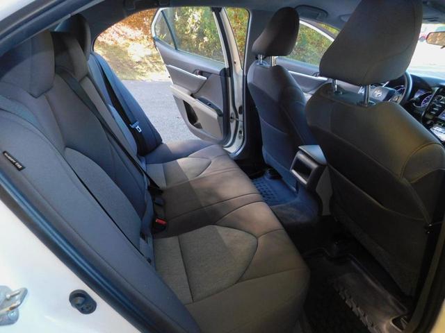 Photo of 2019 White Toyota Camry