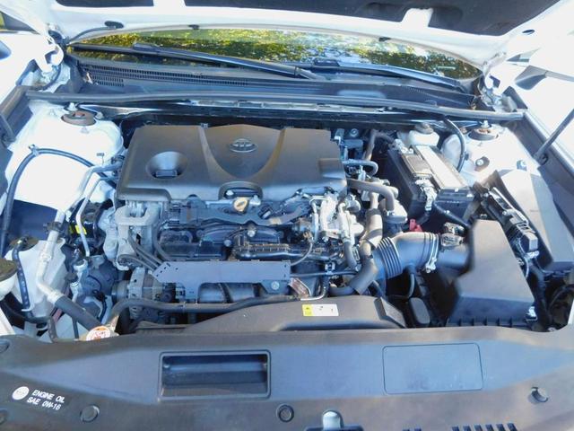 Photo of 2019 White Toyota Camry