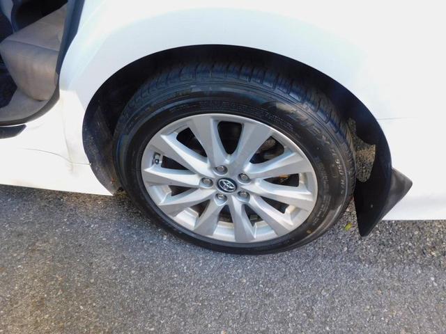 Photo of 2019 White Toyota Camry