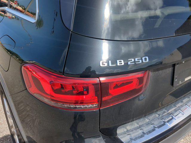 Photo of 2021 Black Mercedes-Benz GLB 250