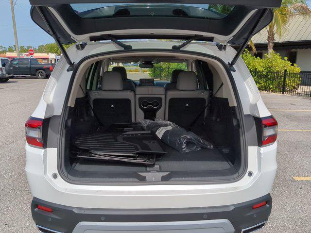 Photo of 2025 Platinum White Pearl Honda Pilot